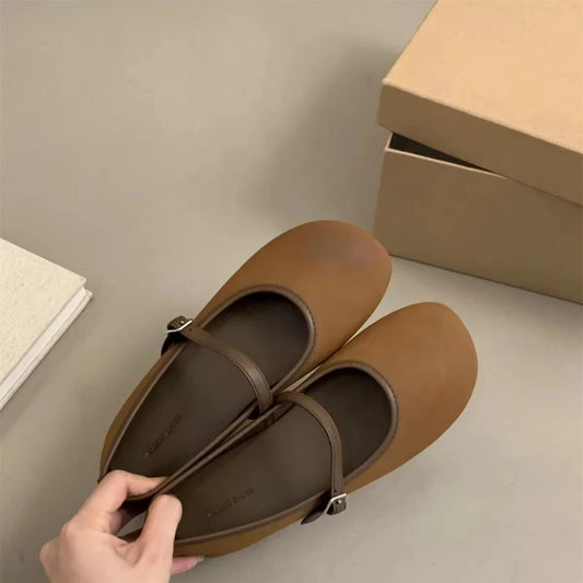 Stützende und stilvolle orthopädische Schuhe