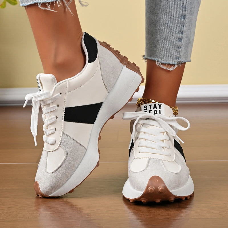 Modische und stützende orthopädische Turnschuhe