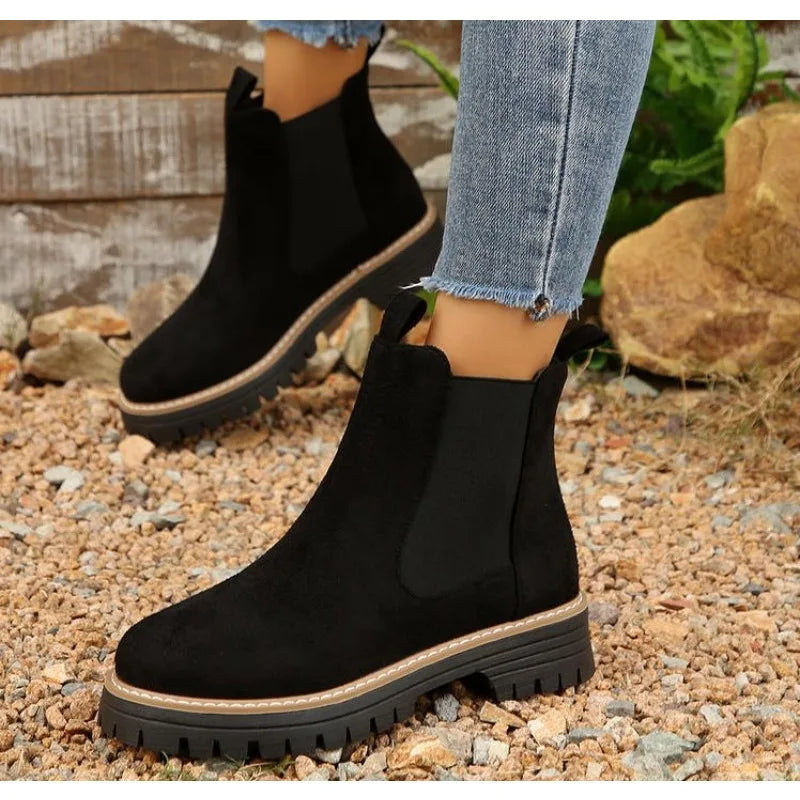 Elegante und stützende orthopädische Stiefel