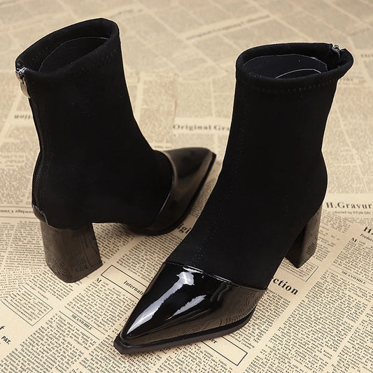 Modische und stützende orthopädische Absätze