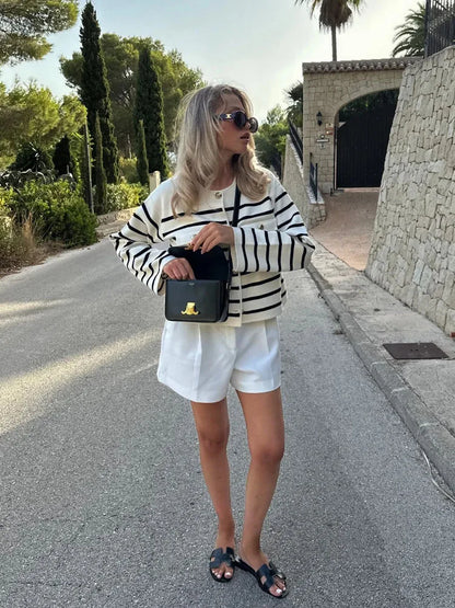 Anmutig gestaltete Pullover