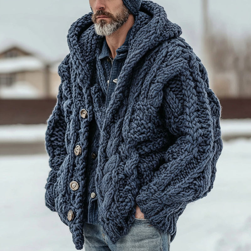 Klassisch gestaltete Strickjacke