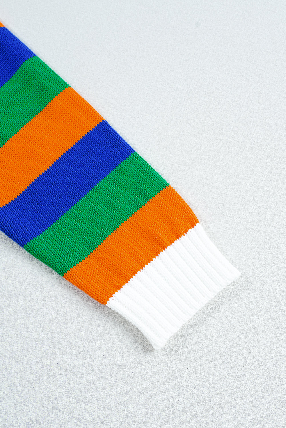 Anmutig gestaltete Pullover