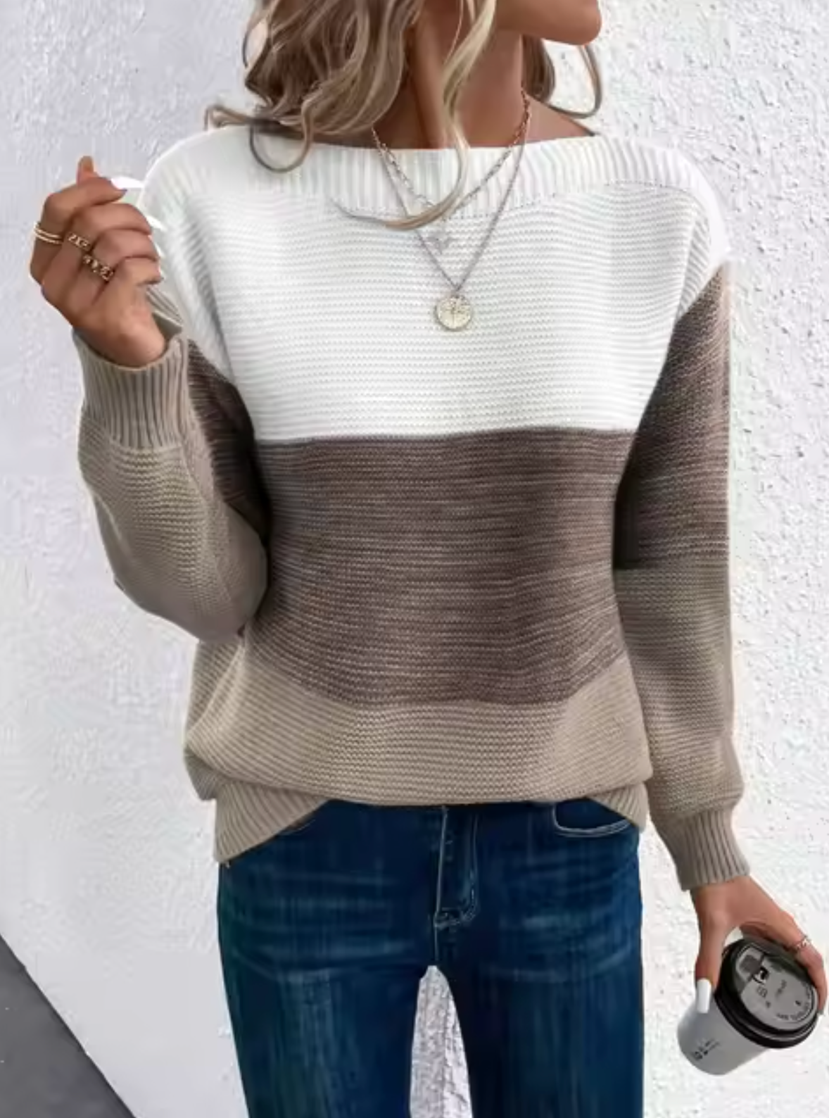 Anmutig gestaltete Pullover