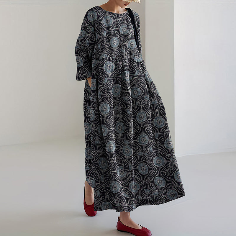 Klassisch gestaltete Kleid