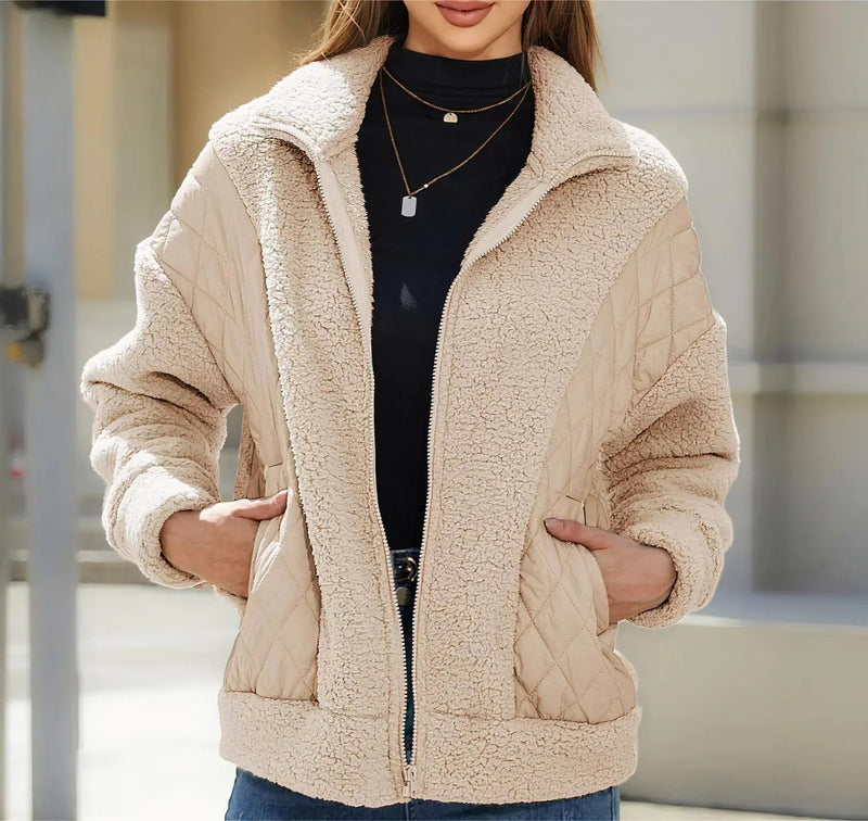 Klassisch gestaltete Jacke
