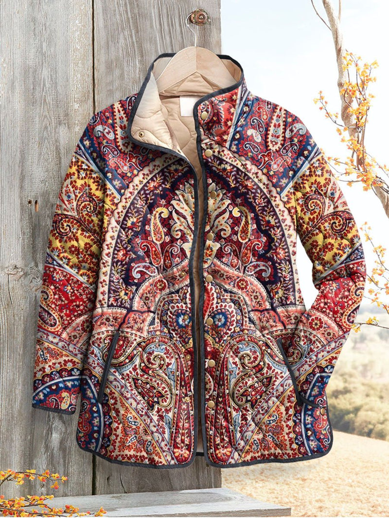 Klassisch gestaltete Strickjacke