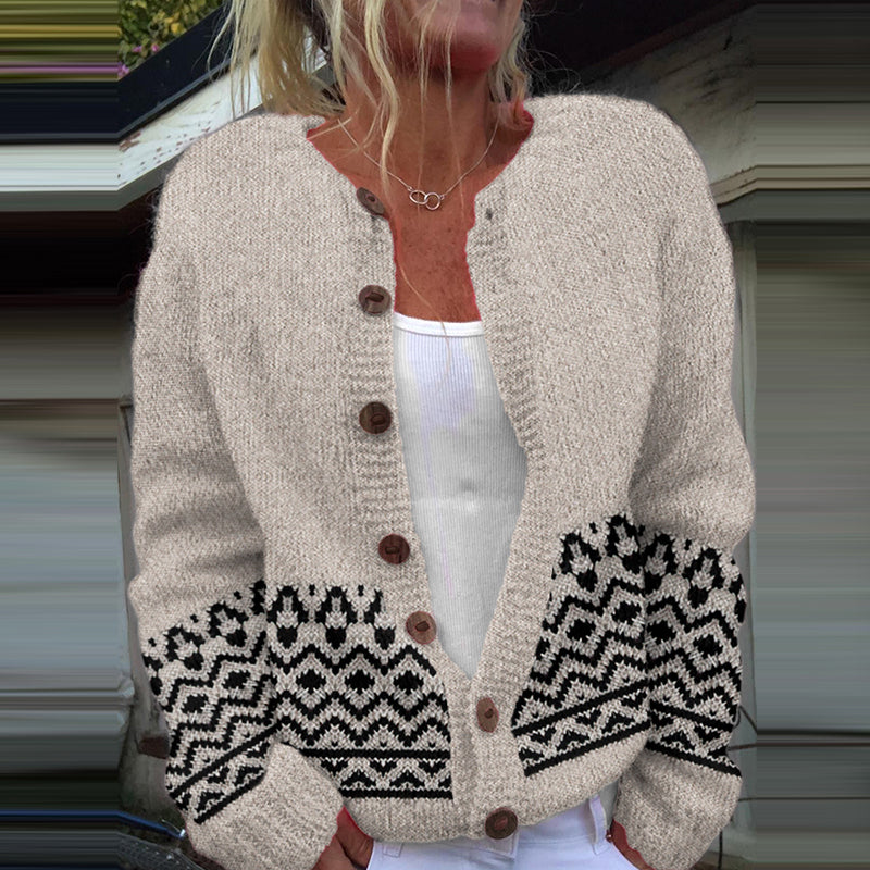 Durchdacht gestaltete Strickjacke