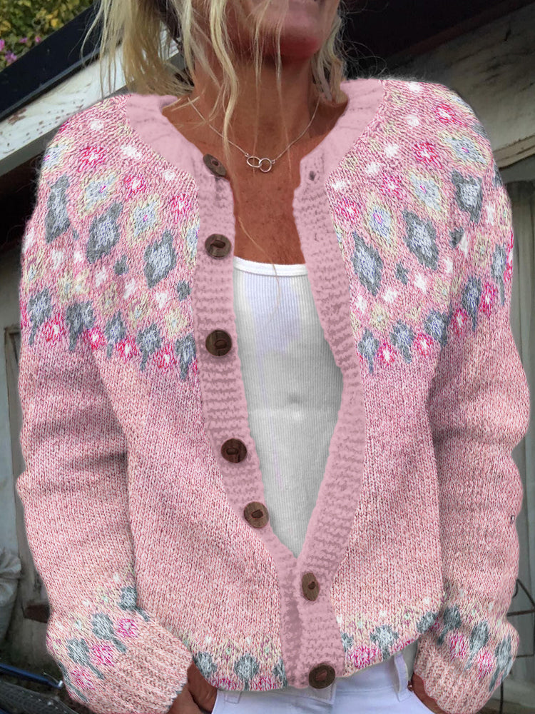 Klassisch gestaltete Strickjacke