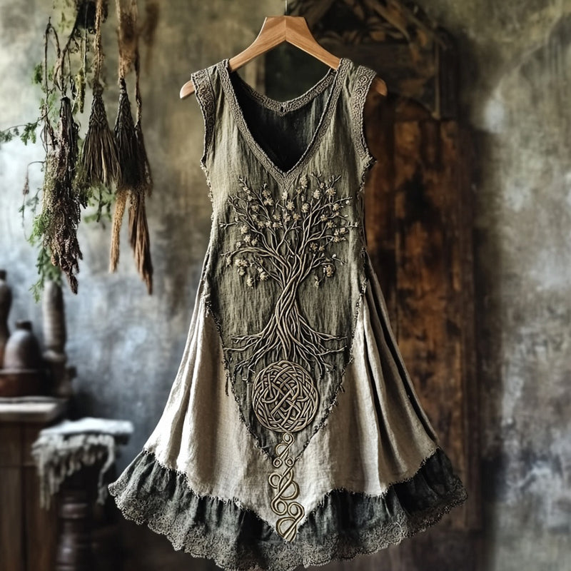 Klassisch gestaltete Kleid