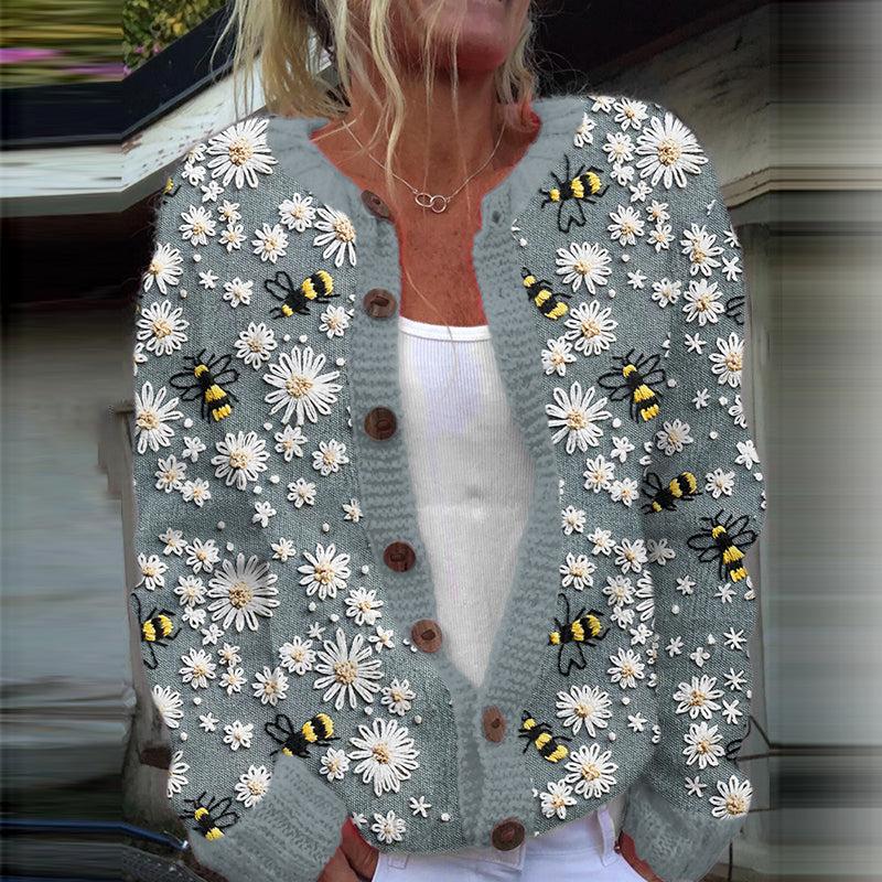Wunderschön gefertigte Strickjacke