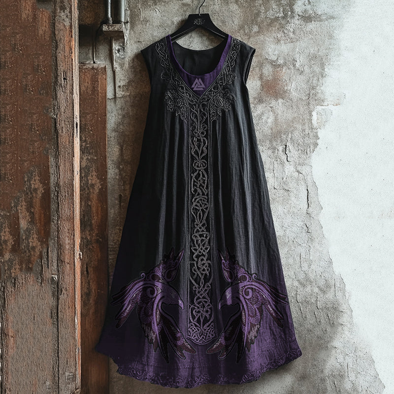 Klassisch gestaltete Kleid