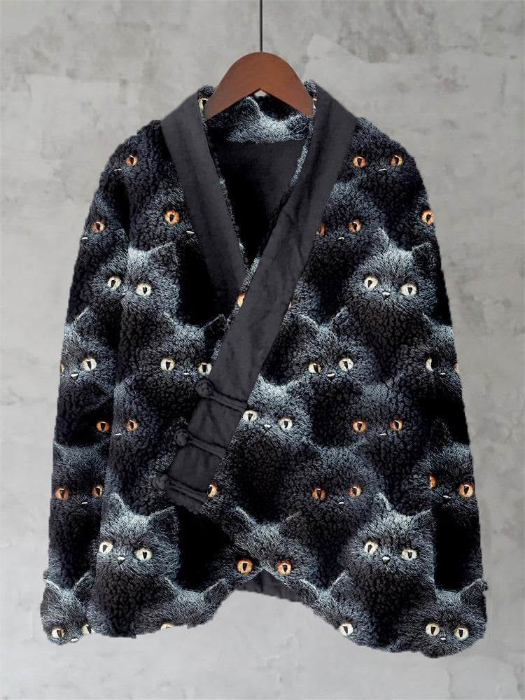 Klassisch gestaltete Strickjacke