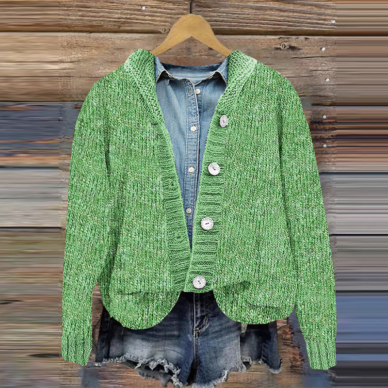 Klassisch gestaltete Strickjacke