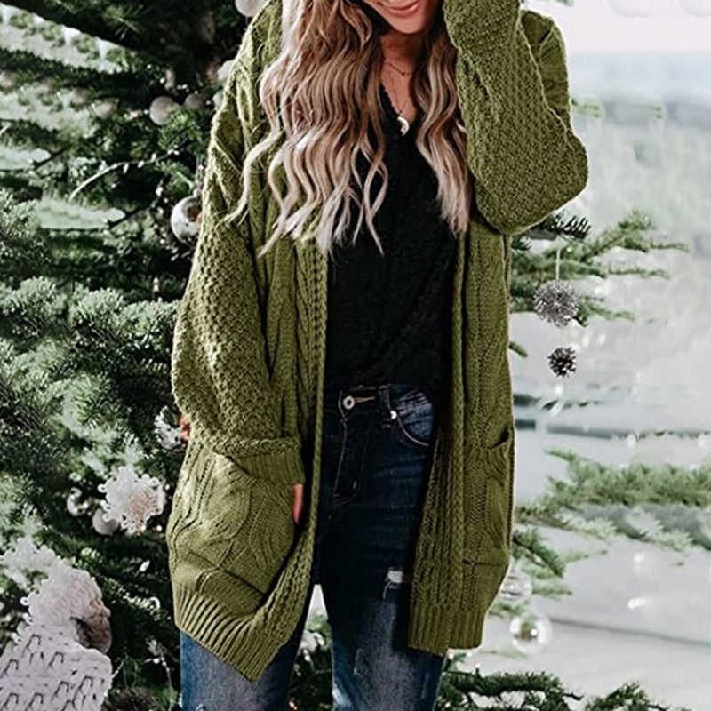 Klassisch gestaltete Strickjacke