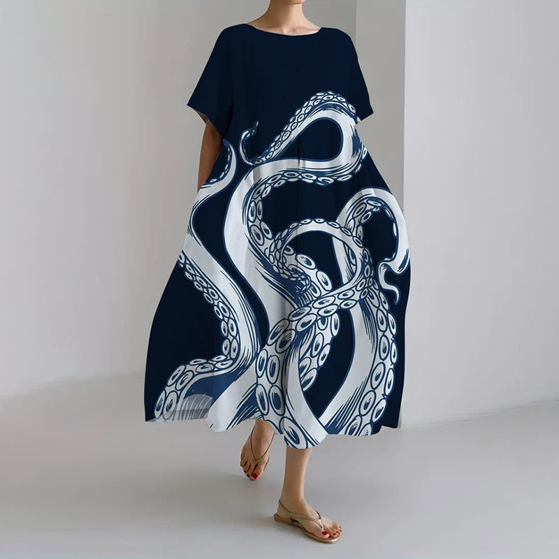Klassisch gestaltete Kleid