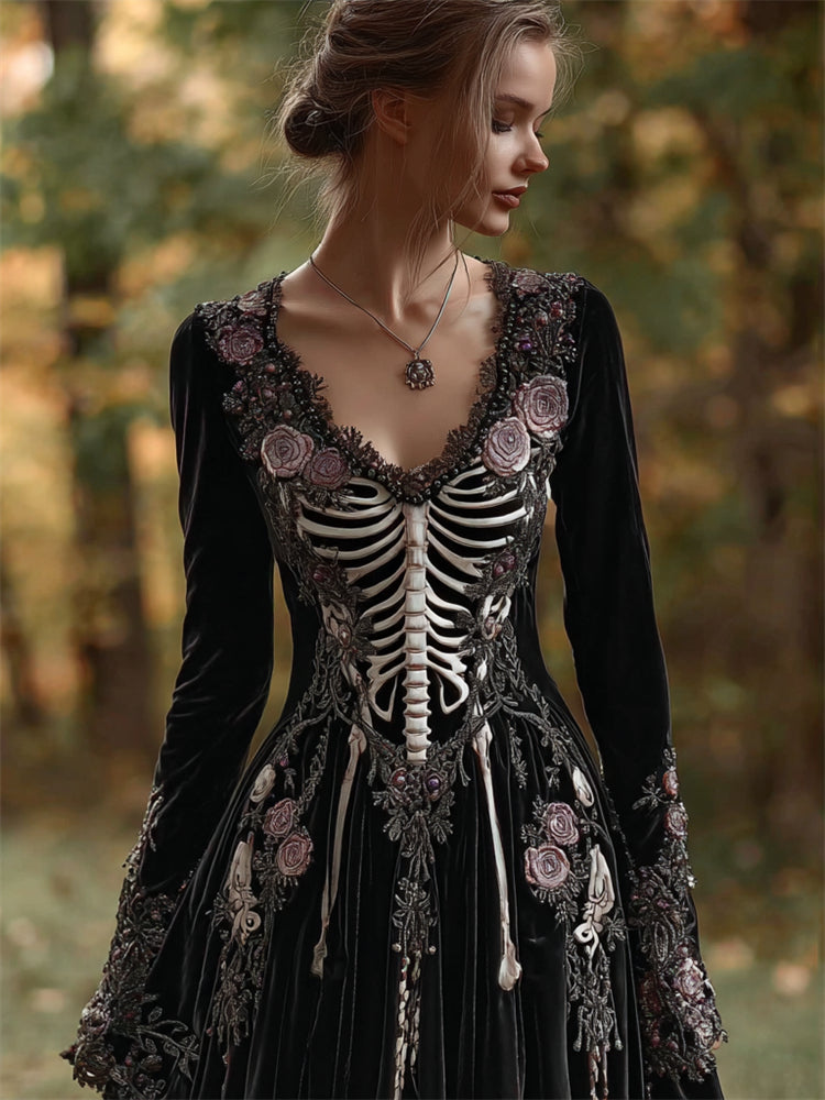 Klassisch gestaltete Kleid