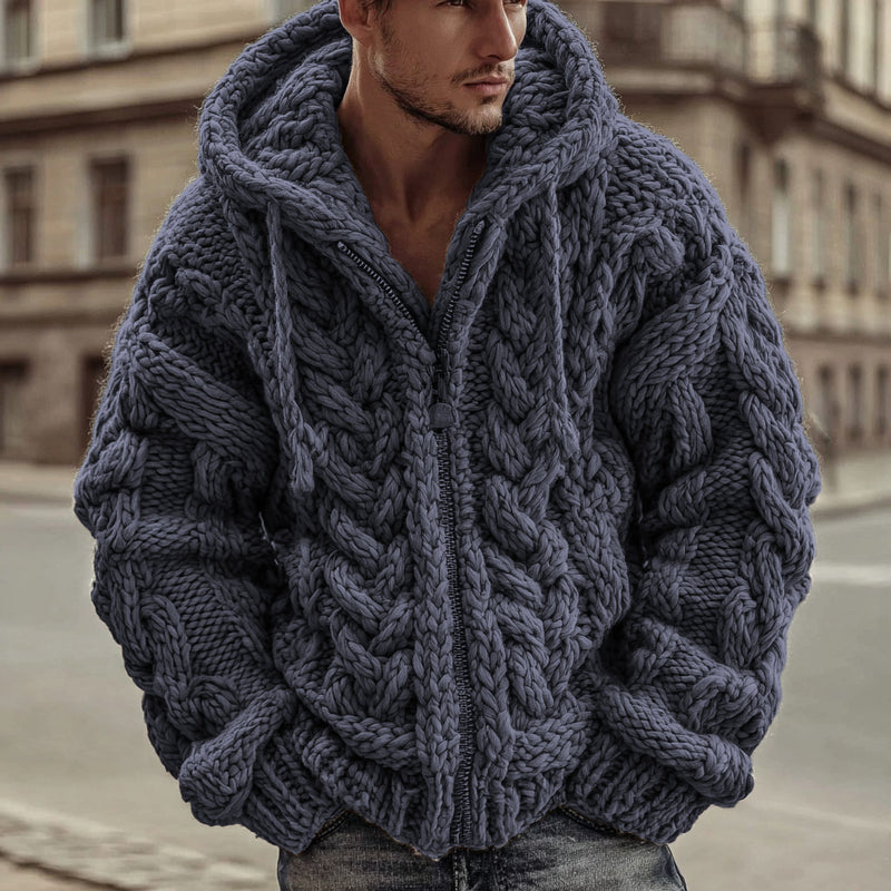 Klassisch gestaltete Strickjacke
