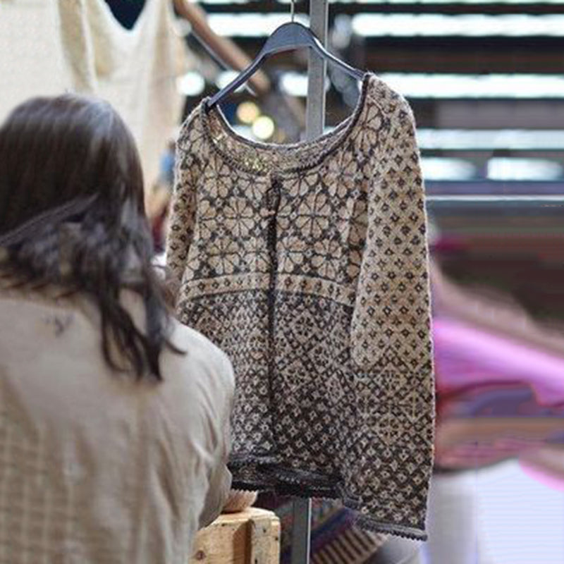 Wunderschön gefertigte Strickjacke