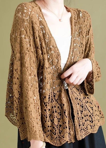 Wunderschön gefertigte Strickjacke im klassischen Stil