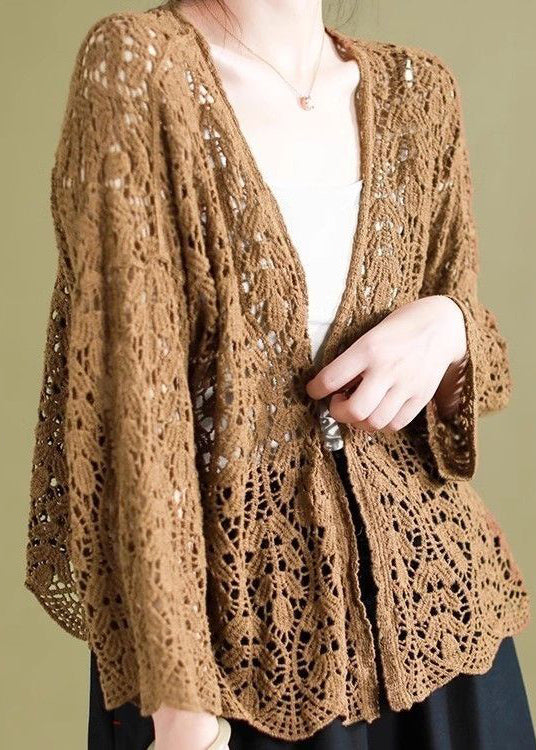 Wunderschön gefertigte Strickjacke im klassischen Stil