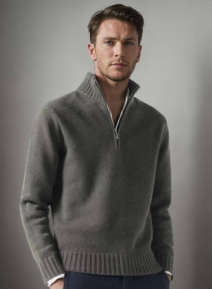 Klassisch designter Pullover