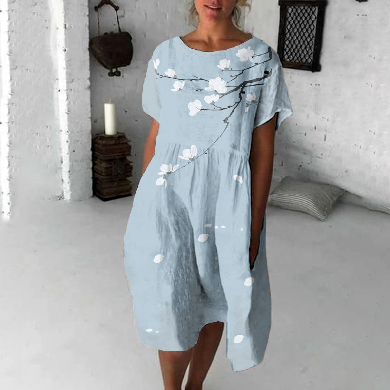 Klassisch gestaltete Kleid