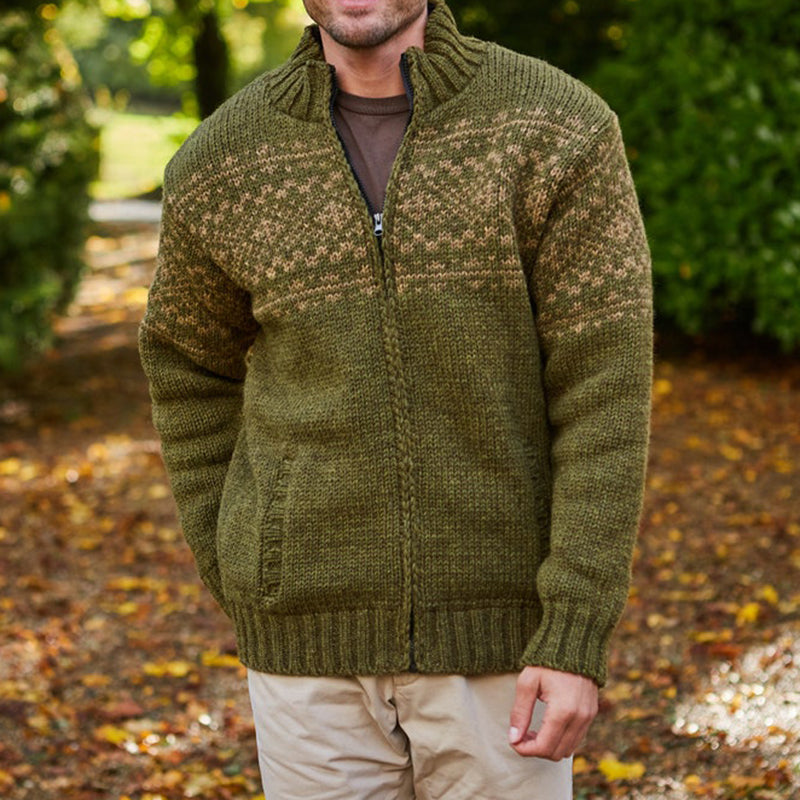 Wunderschön gefertigte Strickjacke
