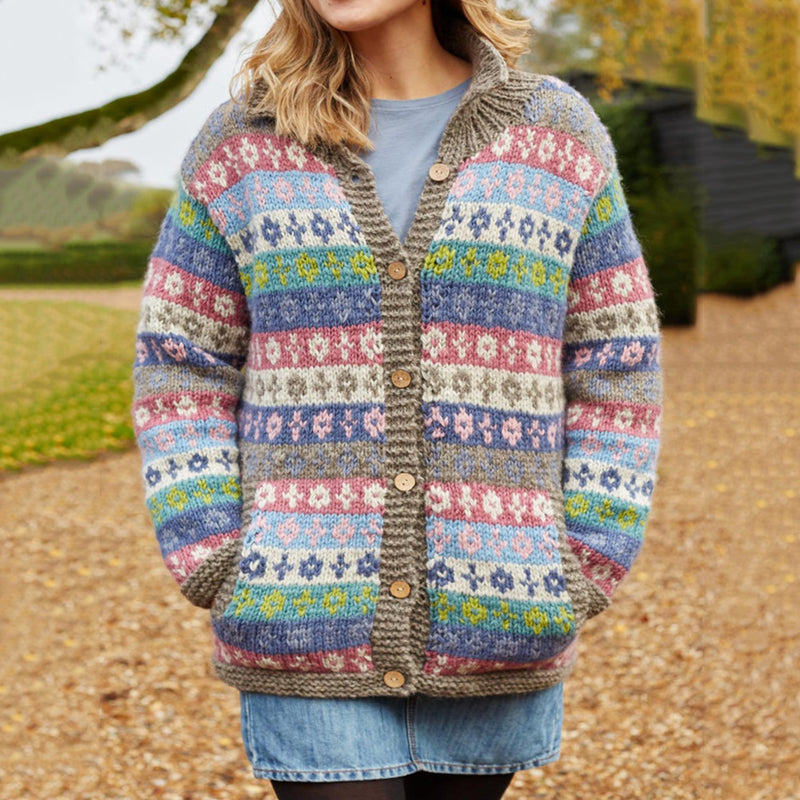 Wunderschön gefertigte Strickjacke