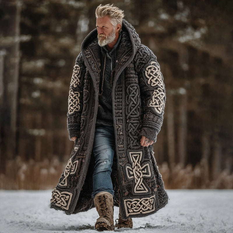 Klassisch gestaltete Strickjacke