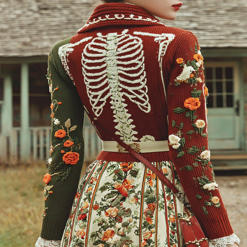 Klassisch gestaltete Strickjacke