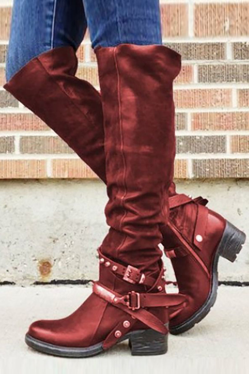 Knöchelhohe Stiefel mit Schnalle