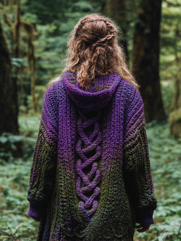 Klassisch gestaltete Strickjacke