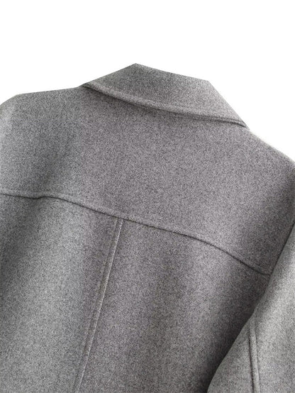 Klassisch gestaltete Jacke