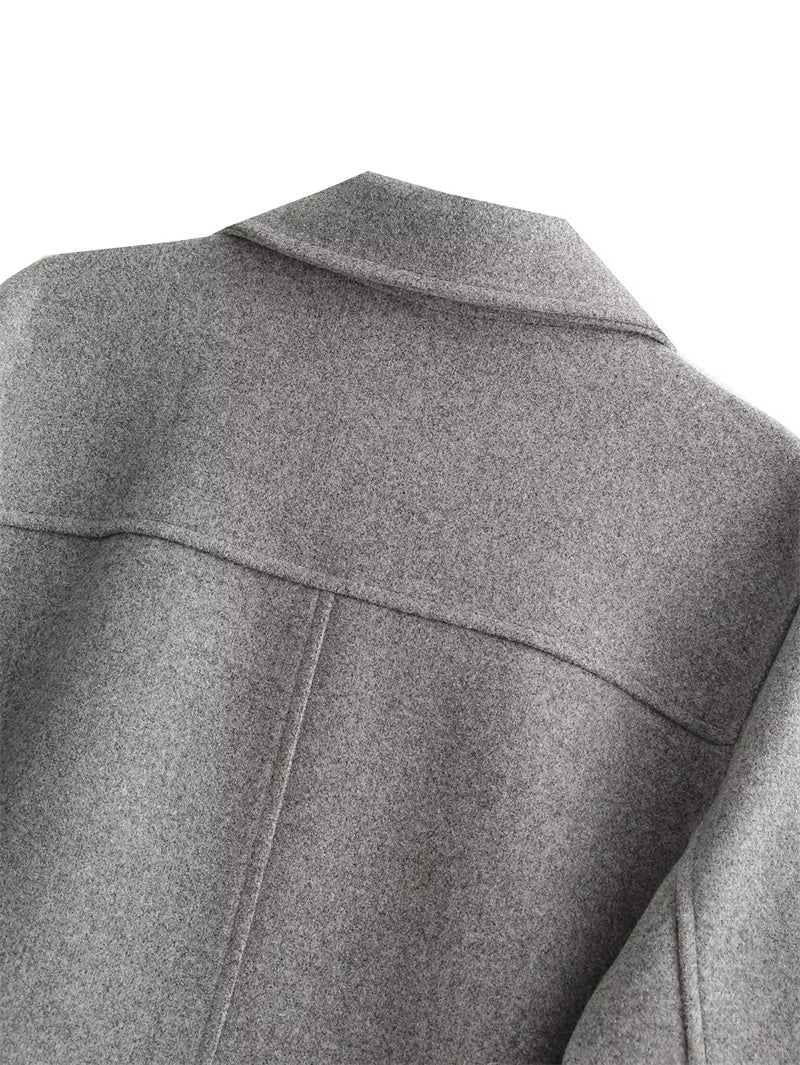 Klassisch gestaltete Jacke