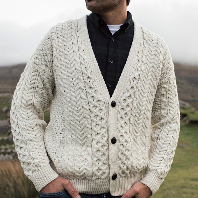 Wunderschön gefertigte Strickjacke