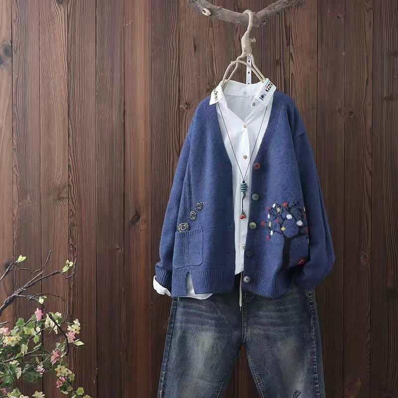 Wunderschön gefertigte Strickjacke
