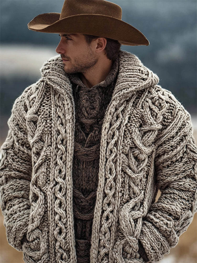 Durchdacht gestaltete Strickjacke