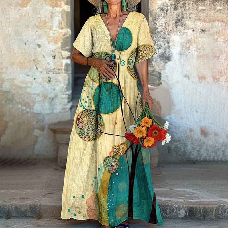 Klassisch gestaltete Kleid