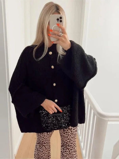 Wunderschön gefertigte Strickjacke
