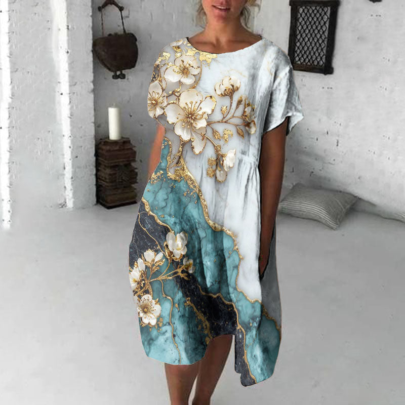 Klassisch gestaltete Kleid