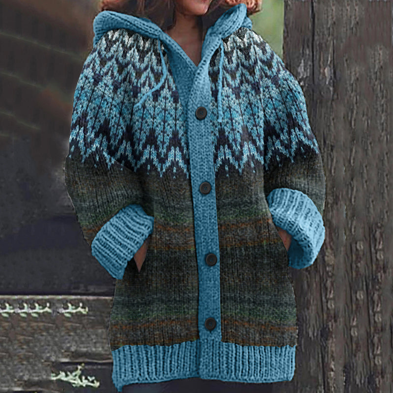 Klassisch gestaltete Strickjacke