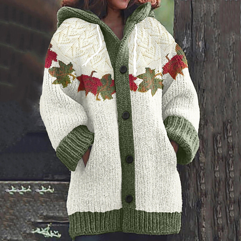 Klassisch gestaltete Strickjacke