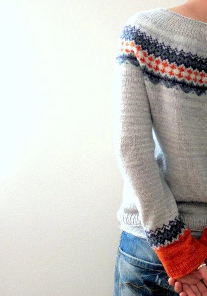 MW | Grauer Pullover im Boho-Stil