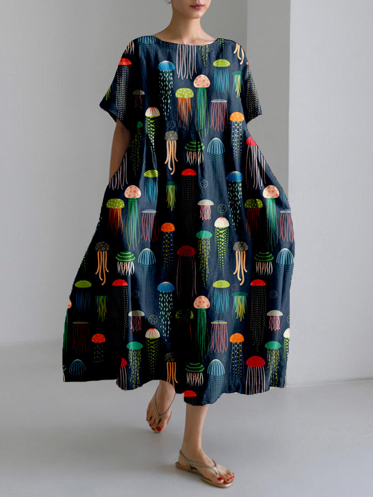 Klassisch gestaltete Kleid