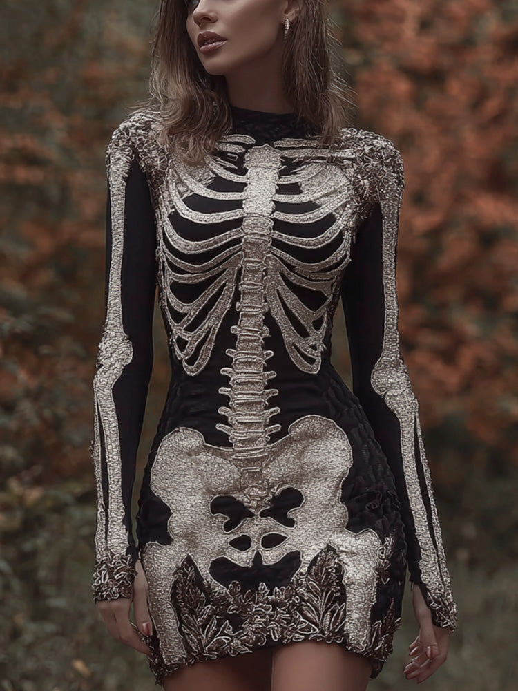 Klassisch gestaltete Kleid