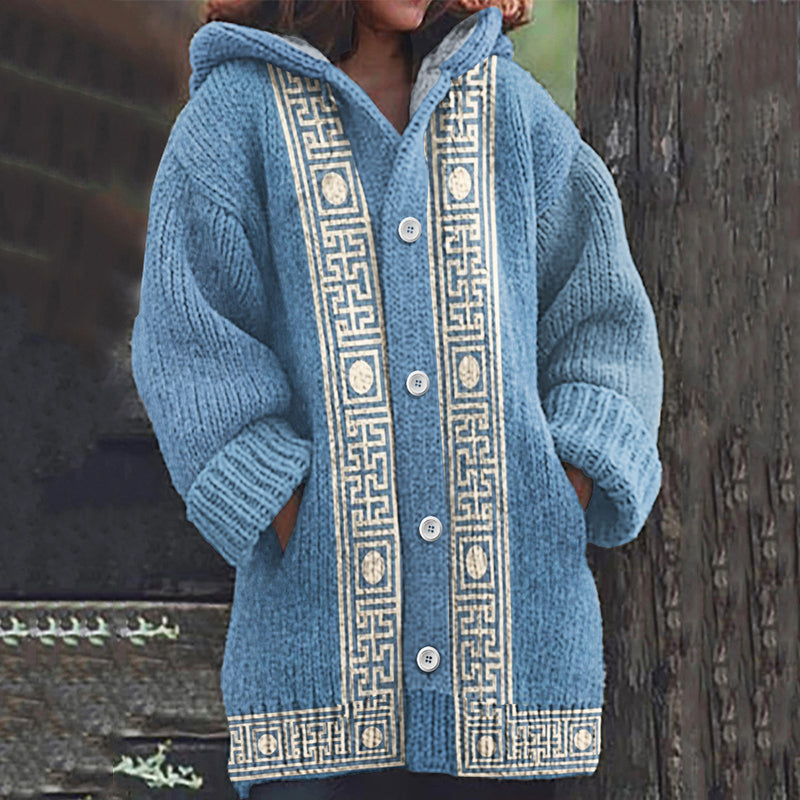 Klassisch gestaltete Strickjacke