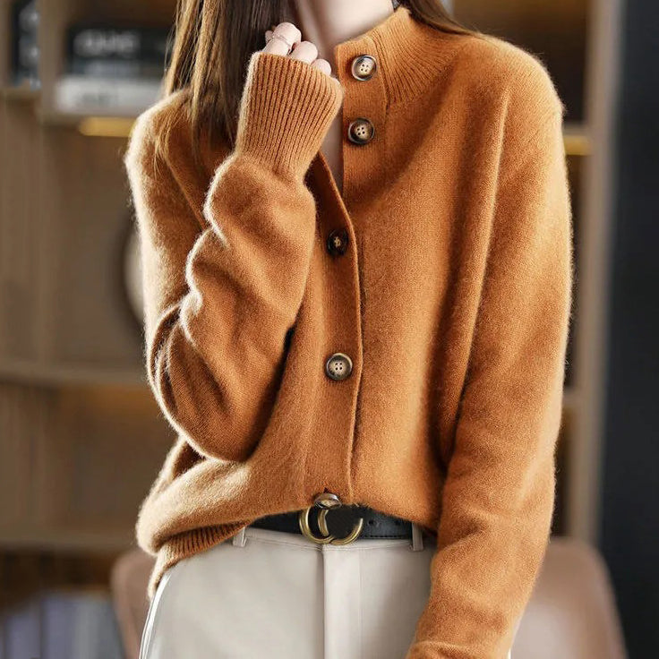 Wunderschön gefertigte Strickjacke