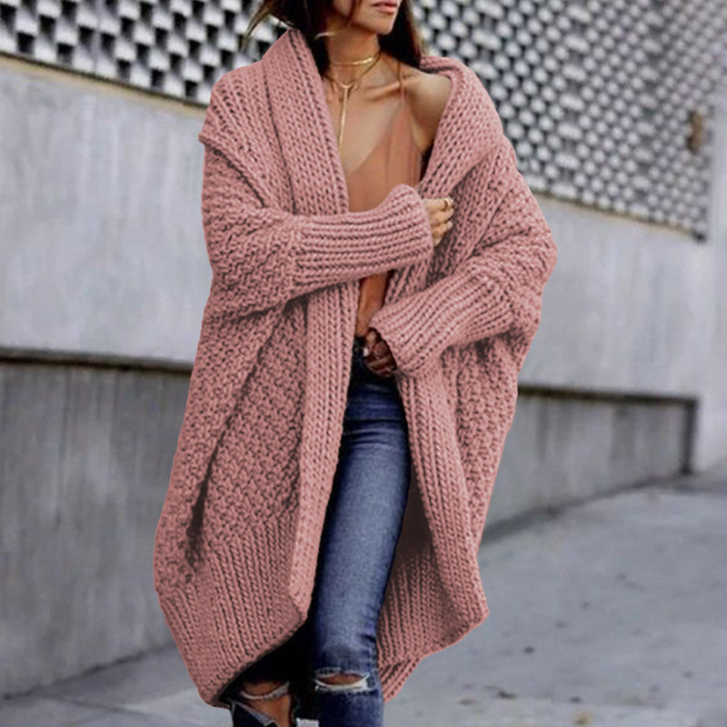 Durchdacht gestaltete Strickjacke
