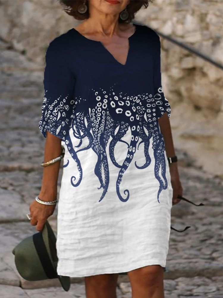 Klassisch gestaltete Kleid